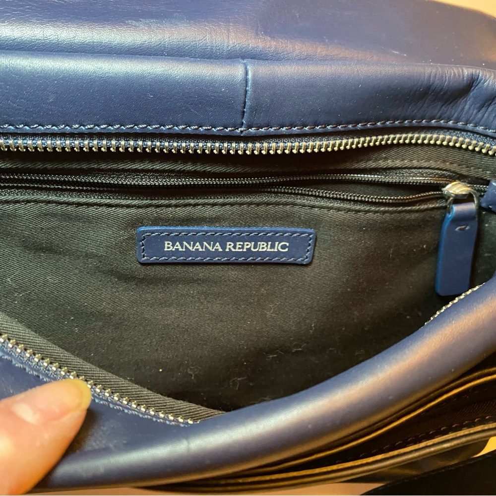 Banana Republic Navy Blue and Black Crossbody MessengerLeather bag. 17 inch drop - Picture 12 of 15